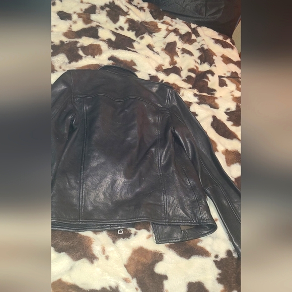 Sold Sold Sold - Picture 8 of 10